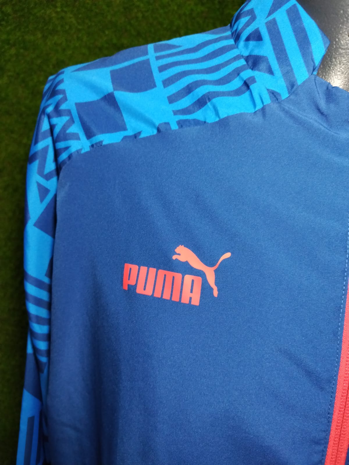ROMPEVIENTOS ISLANDIA 2022