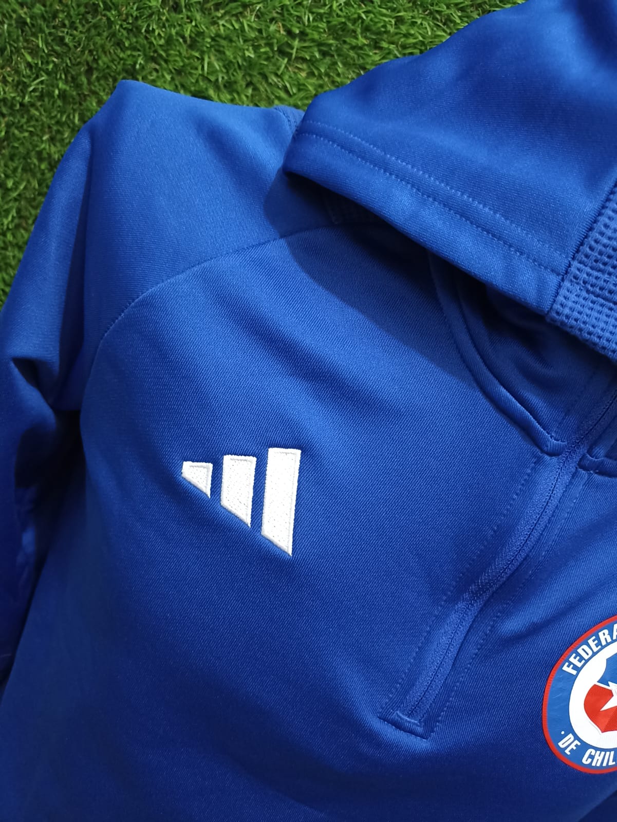 SUDADERA SELECCION CHILE CON GORRO