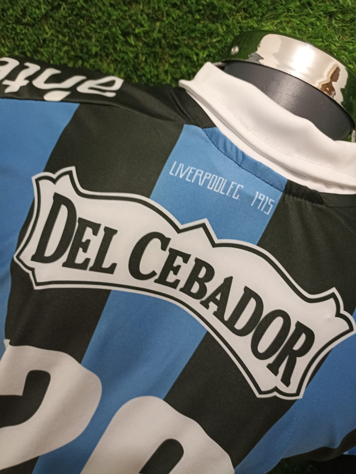 JERSEY LIVERPOOL DE URUGUAY UTILERIA