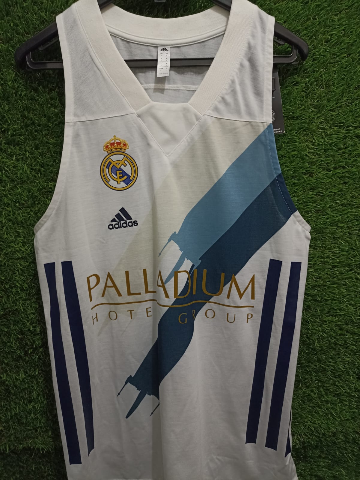 MUSCULOSA REAL MADRID STAR WARS