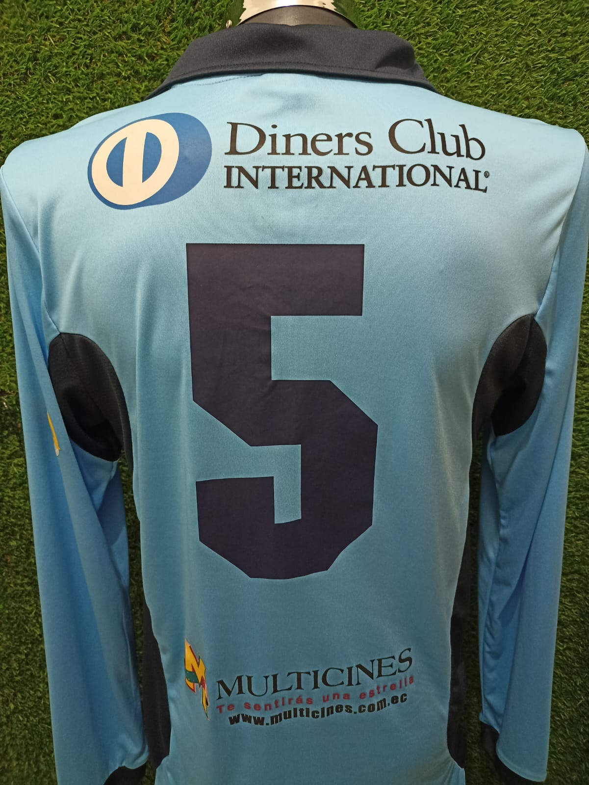 JERSEY UNIVERSIDAD CATOLICA DE QUITO #5