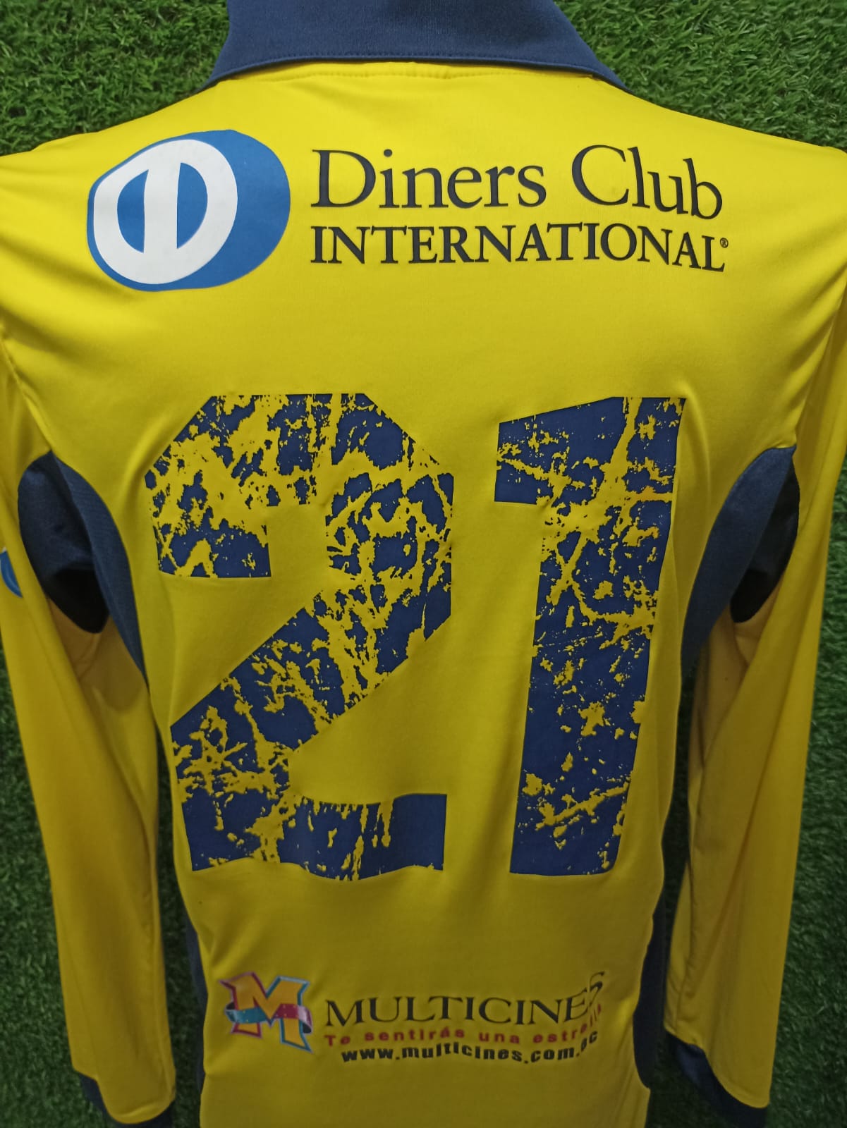JERSEY UNIVERSIDAD CATOLICA DE QUITO #21