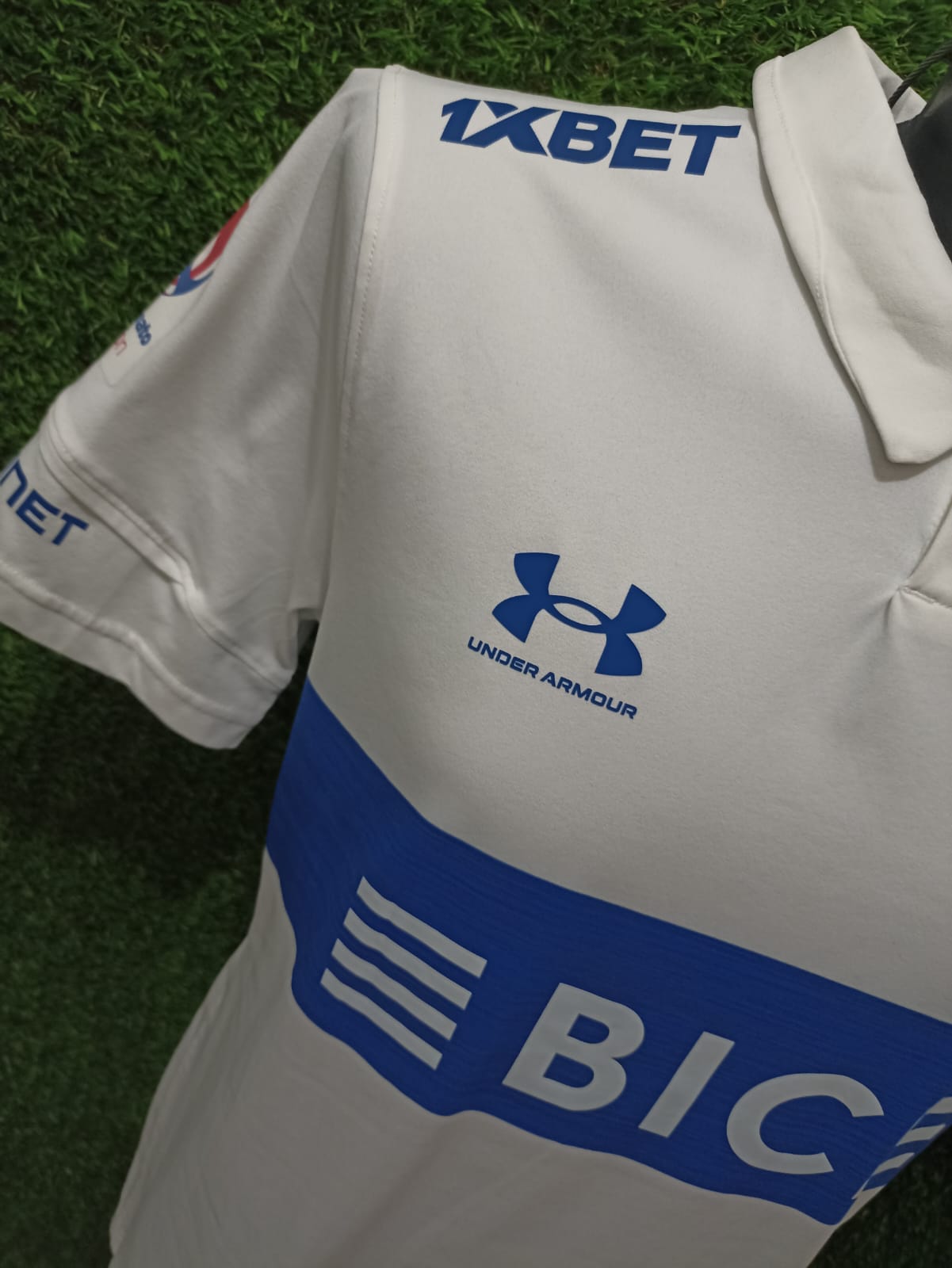 JERSEY UNIVERSIDAD CATOLICA DE CHILE #11 ROSSEL