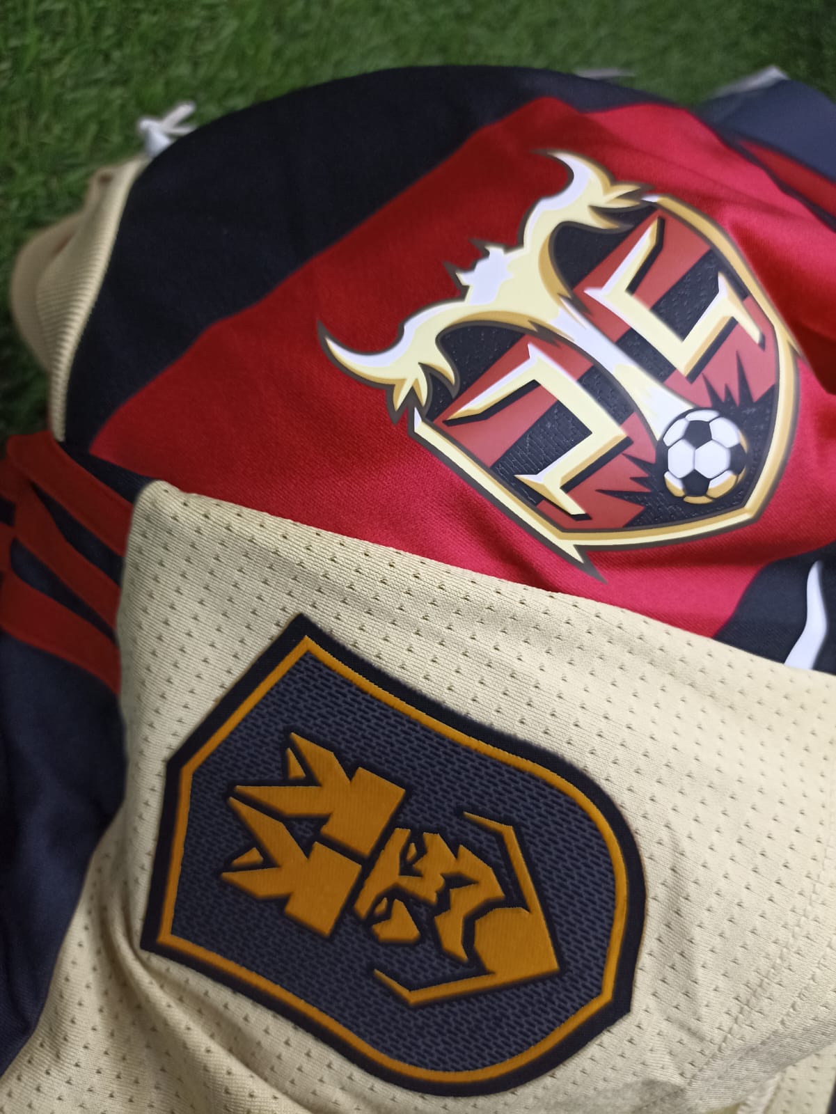 JERSEY PELUCHE CALIGARI KINGS LEAGUE AMERICAS