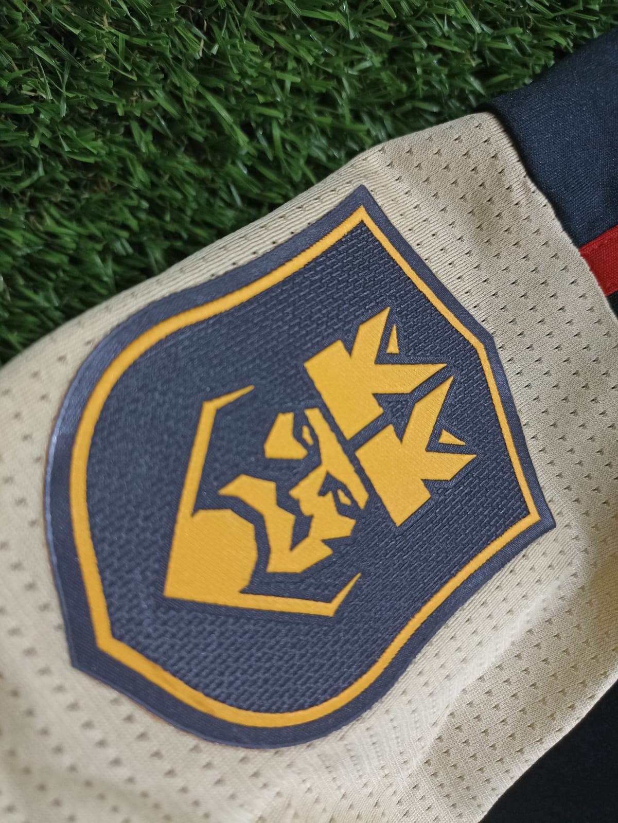 JERSEY PELUCHE CALIGARI KINGS LEAGUE AMERICAS