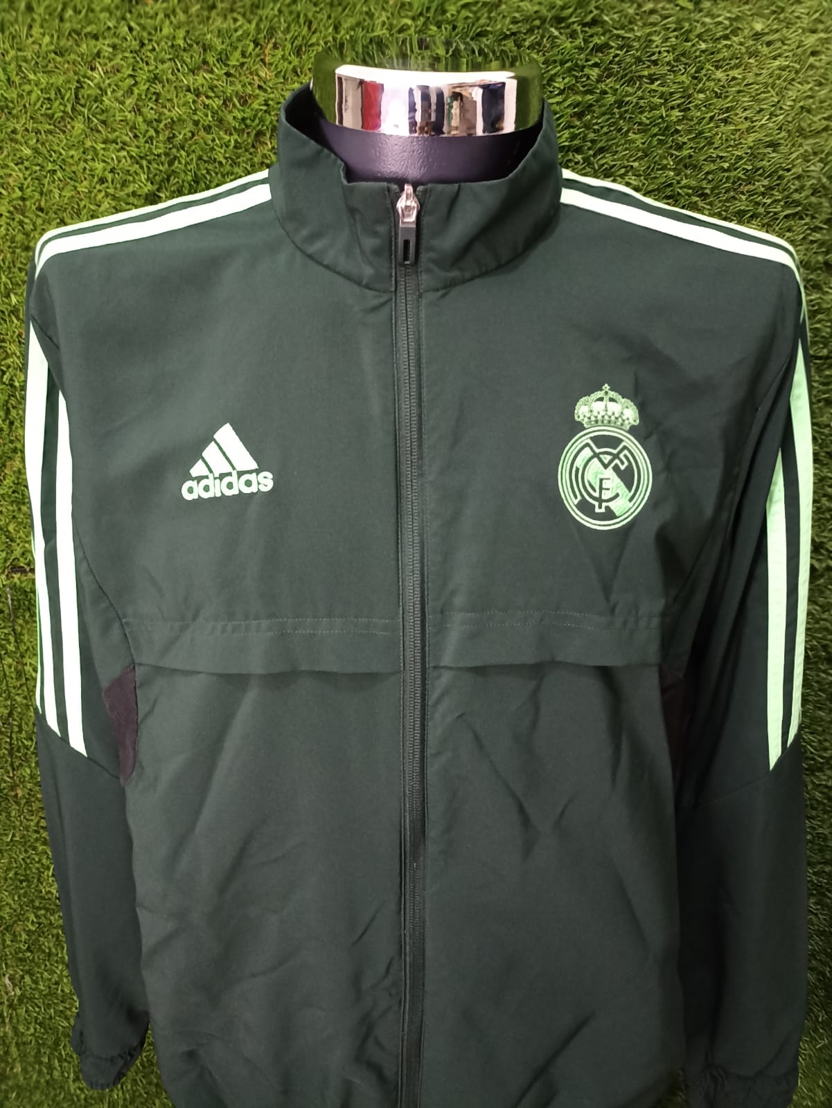 ROMPEVIENTOS REAL MADRID UTILERIA