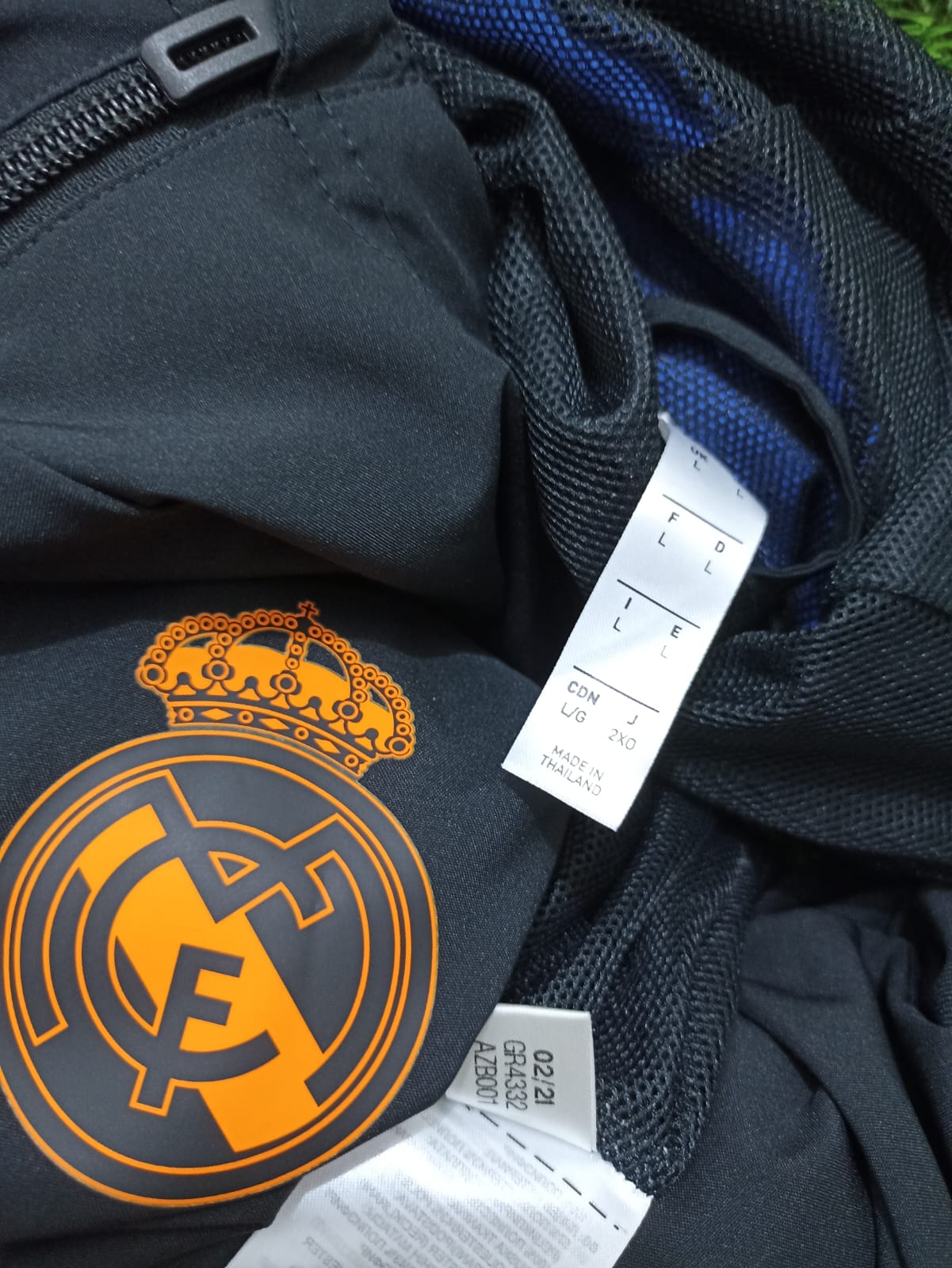 ROMPEVIENTO REAL MADRID UTILERIA