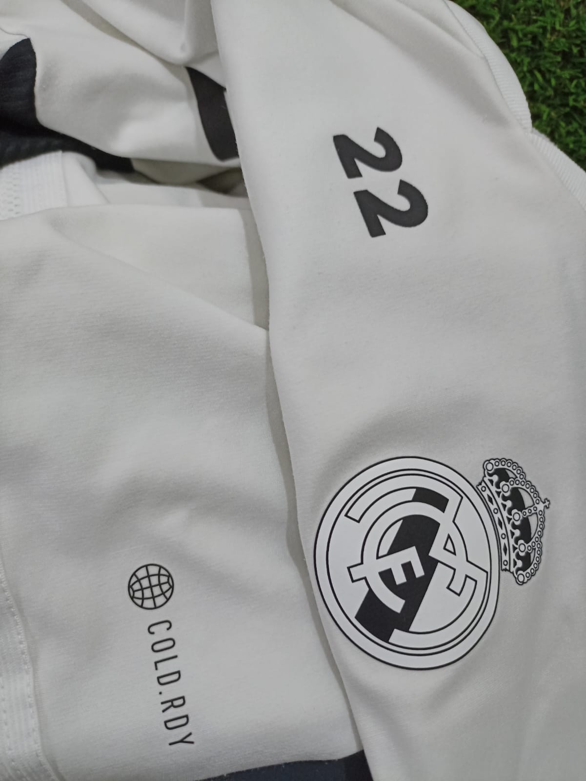 SUDADERA REAL MADRID UTILERIA #22 RUDIGER