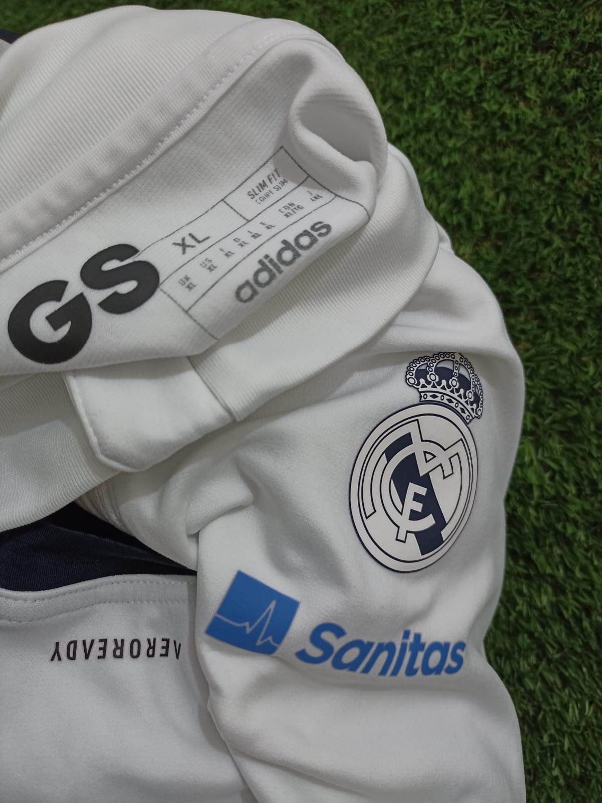 SUDADERA REAL MADRID CUERPO MEDICO