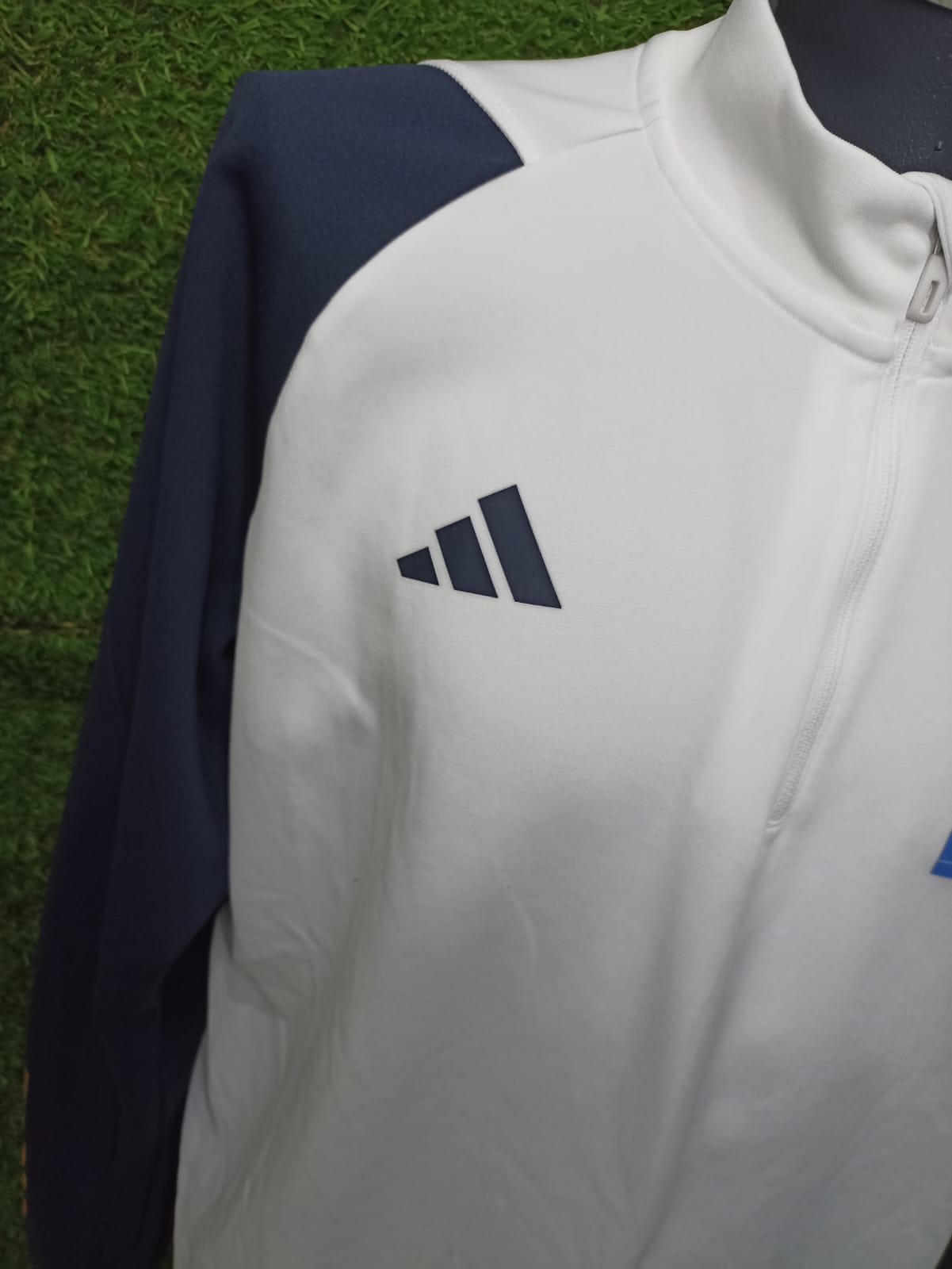 SUDADERA REAL MADRID CUERPO MEDICO