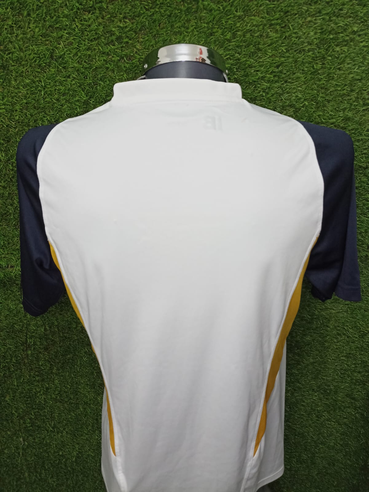 JERSEY REAL MADRID ENTRENAMIENTO UTILERIA