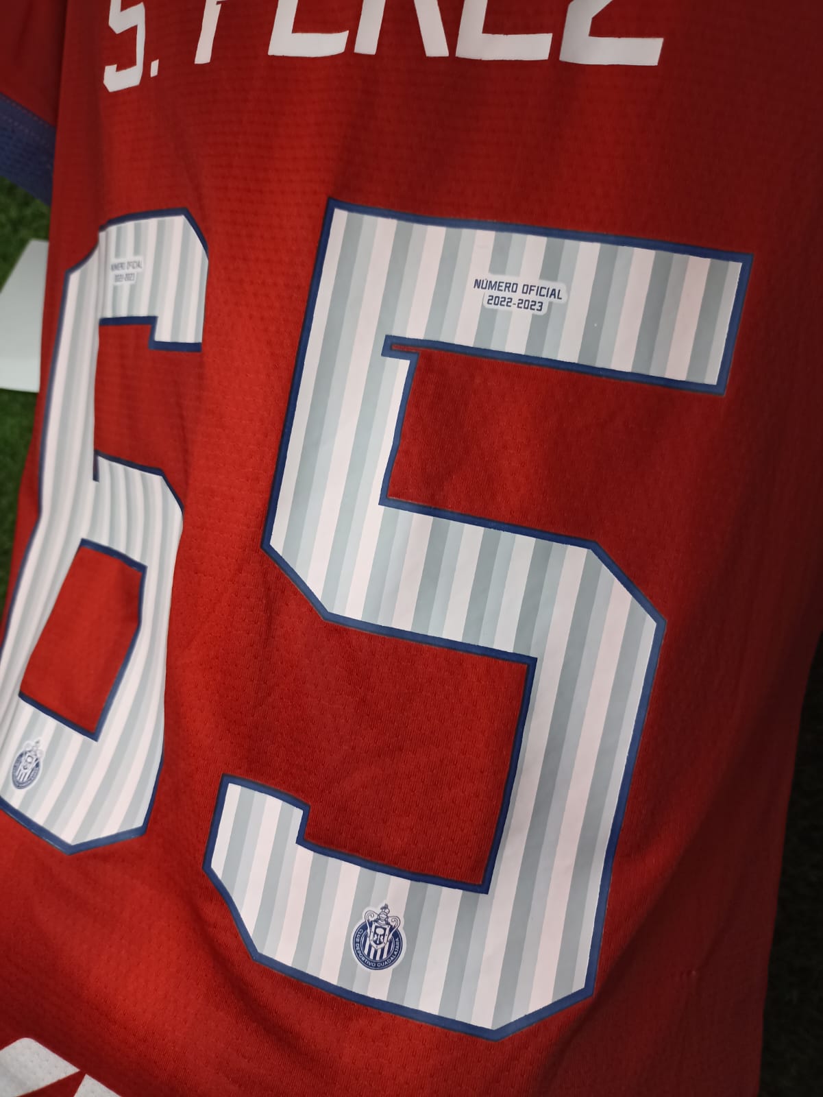 JERSEY CHIVAS UTILERIA S. PEREZ #65