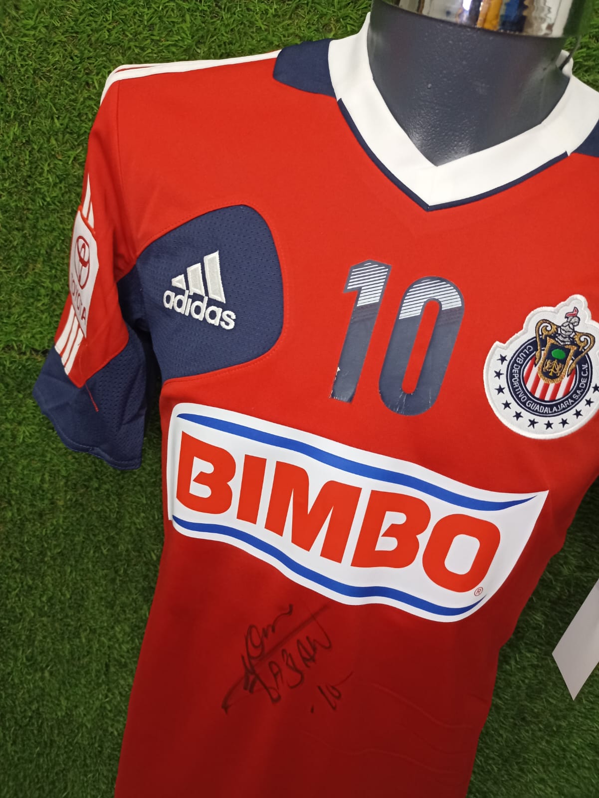 JERSEY CHIVAS ENTRENAMIENTO FIRMADA #10