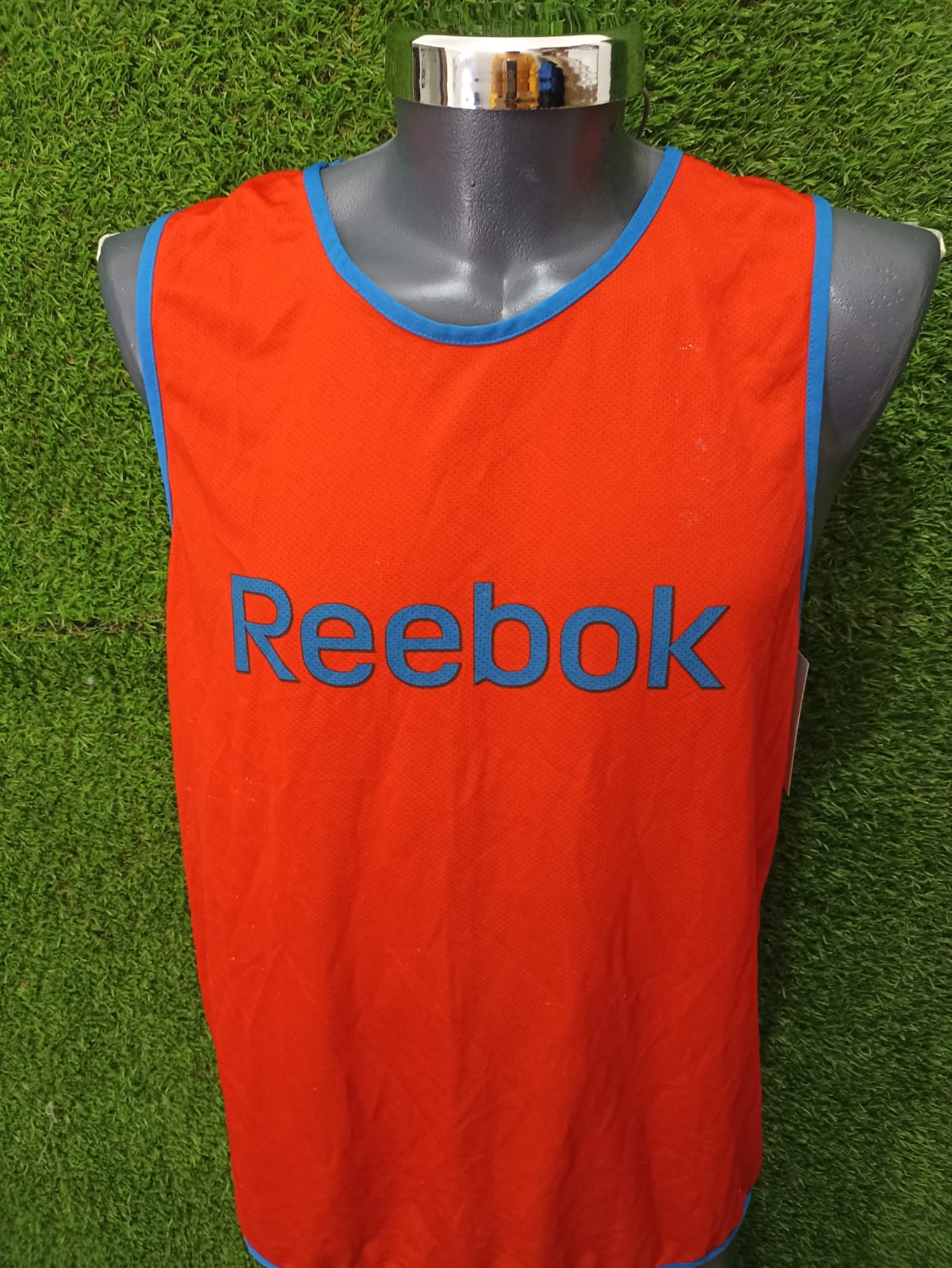 MUSCULOSA CHIVAS UTILERIA DE ENTRENAMIENTO