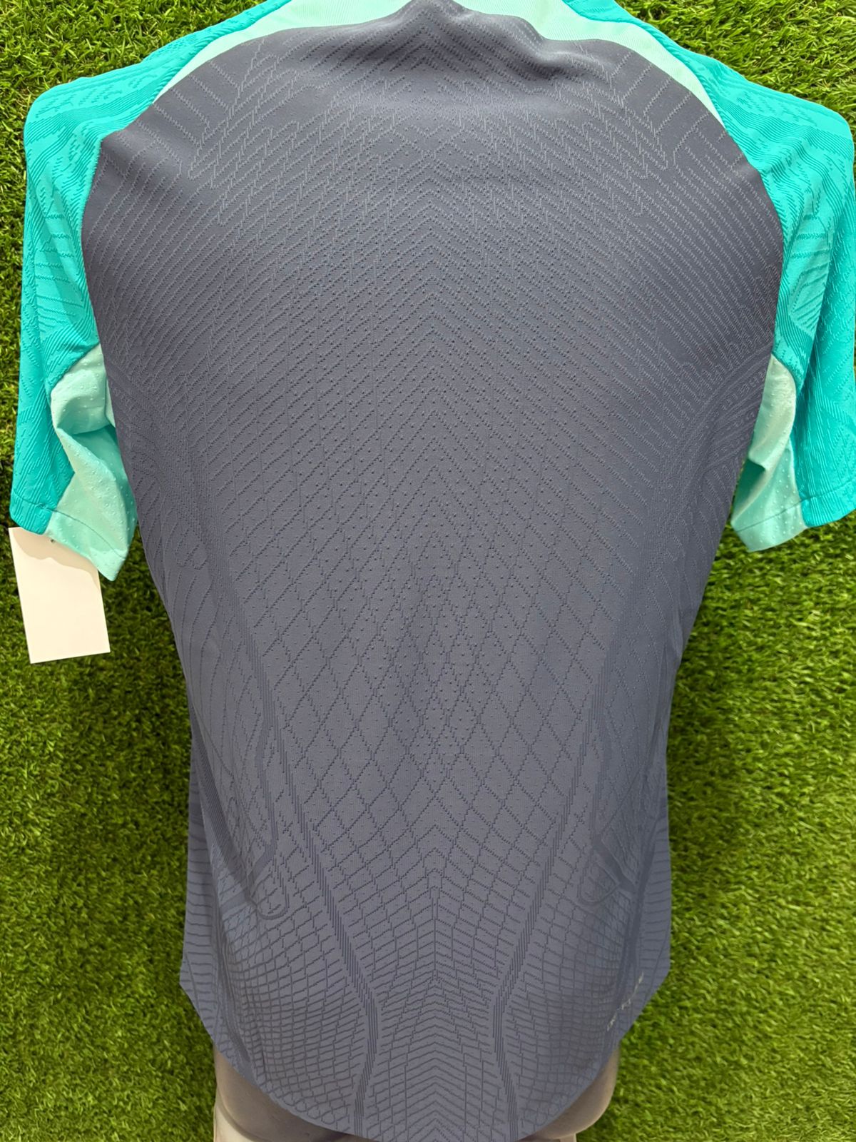 JERSEY ENTRENAMIENTO PROFESIONAL 2023-24