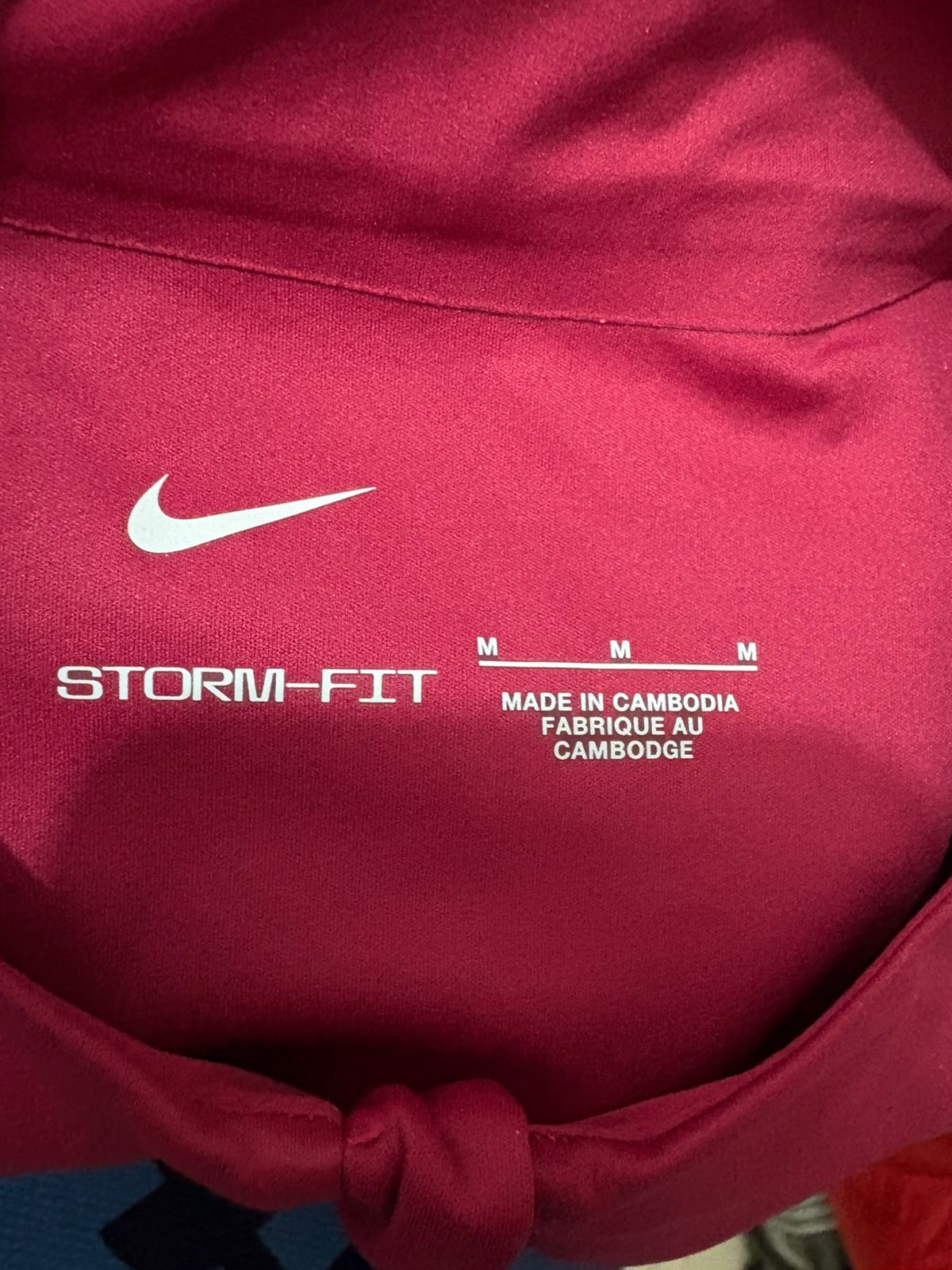 SUDADERA BARCELONA ROMPEVIENTOS STORM FIT