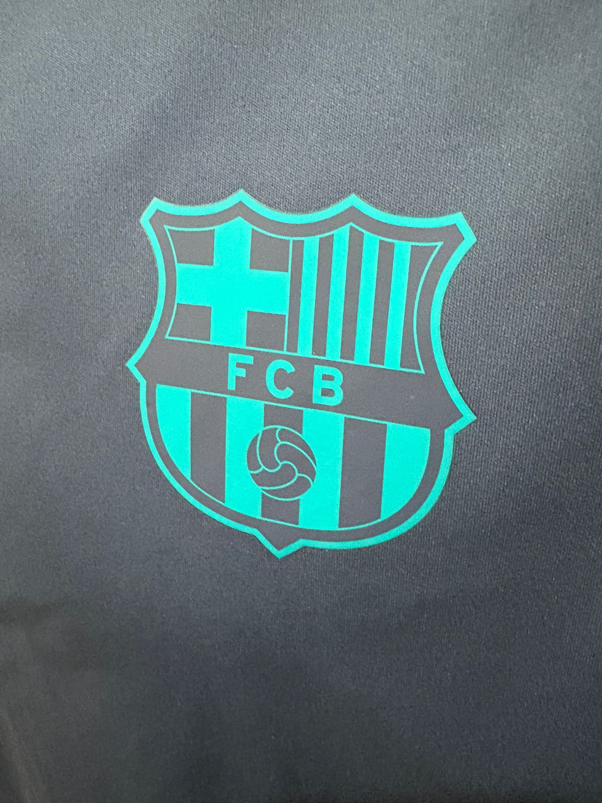 SUDADERA BARCELONA ROMPEVIENTOS STORM FIT