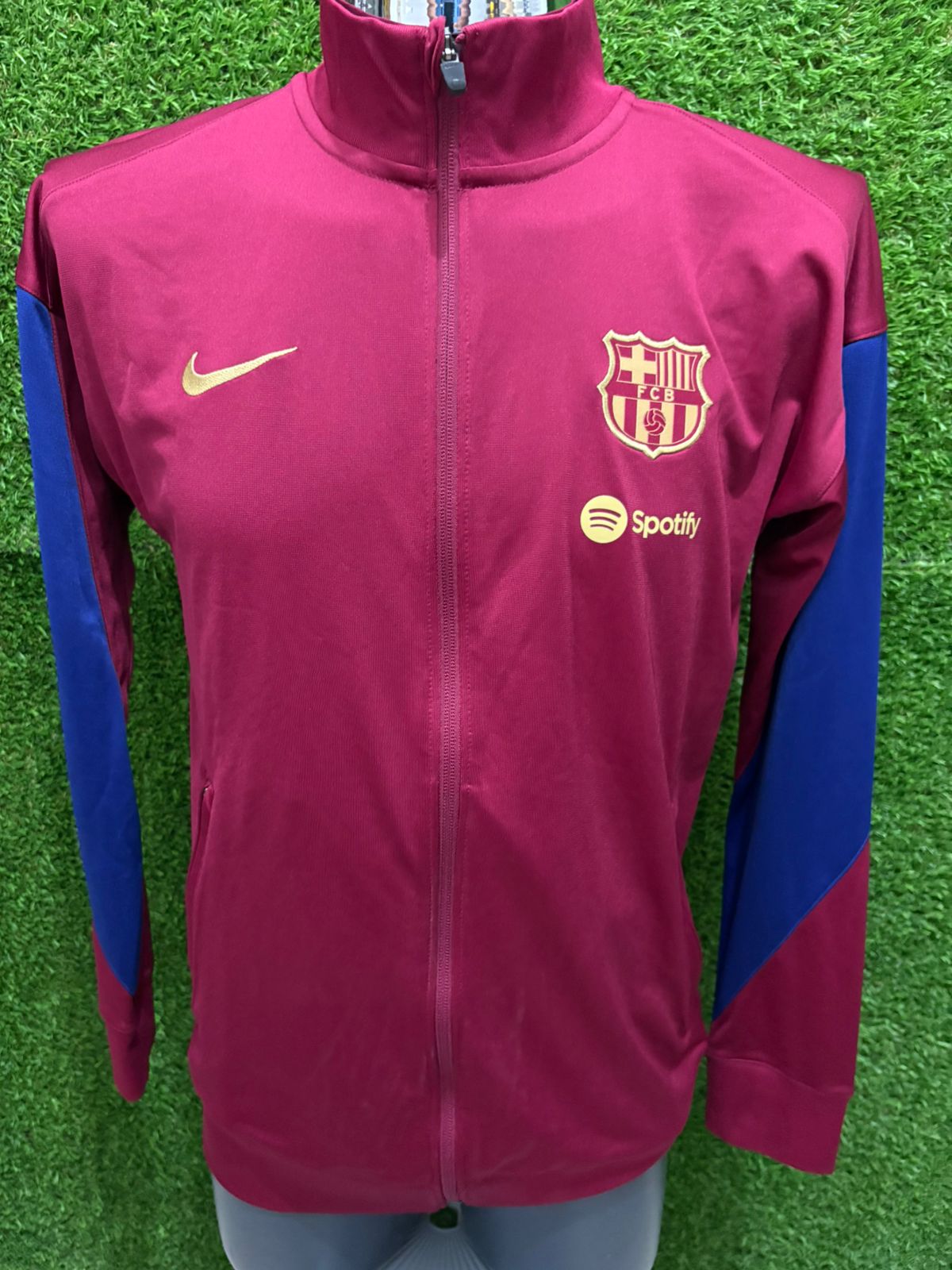 SUDADERA BARCELONA PRESENTACION
