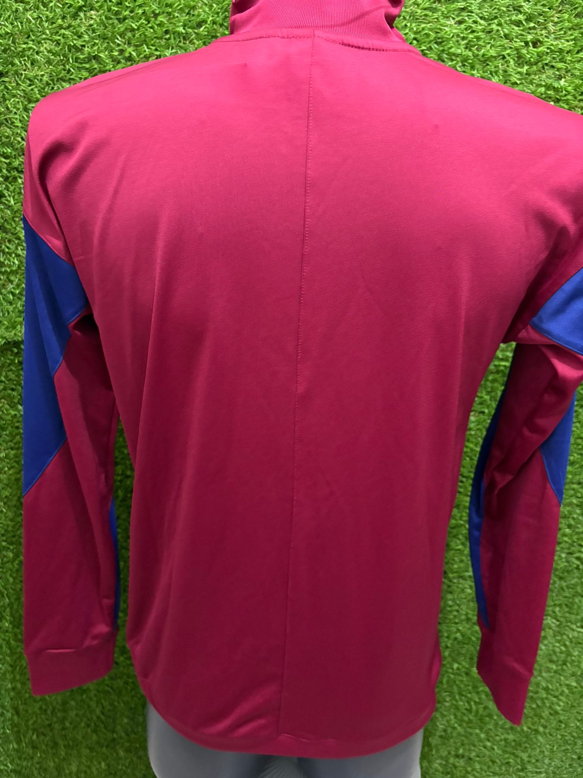 SUDADERA BARCELONA PRESENTACION