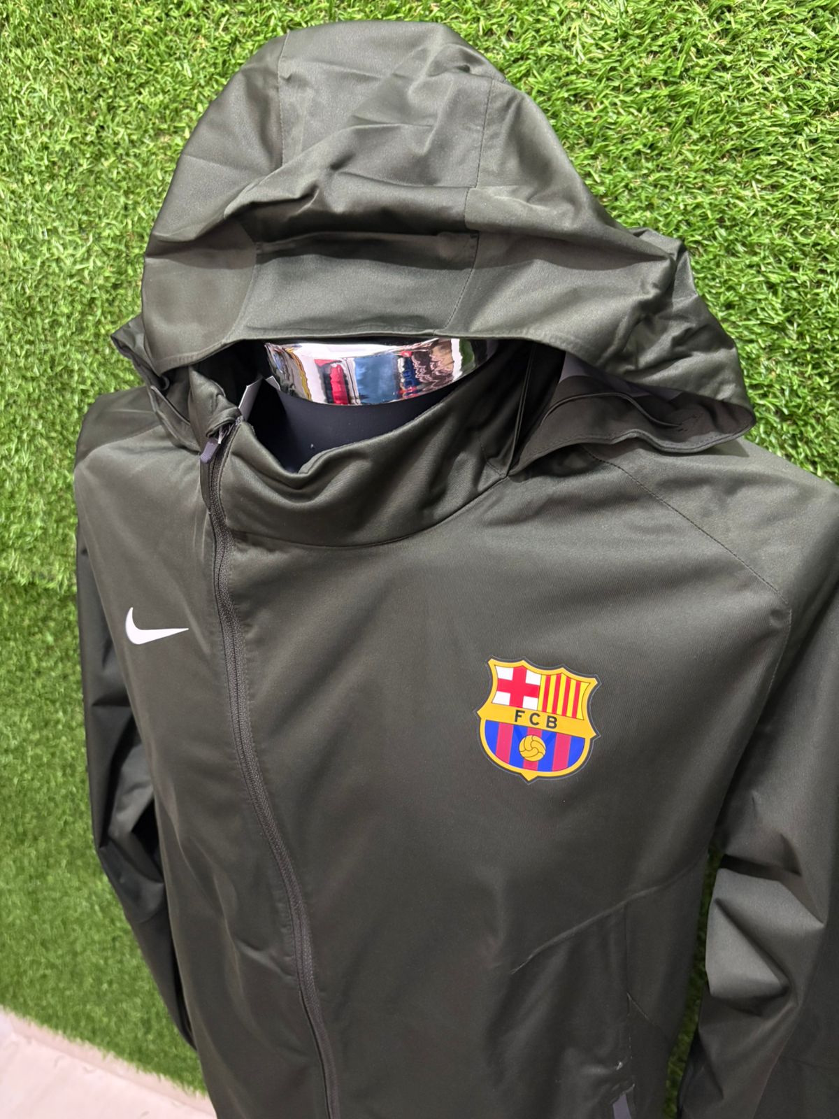 SUDADERA BARCELONA ROMPEVIENTOS STORM FIT