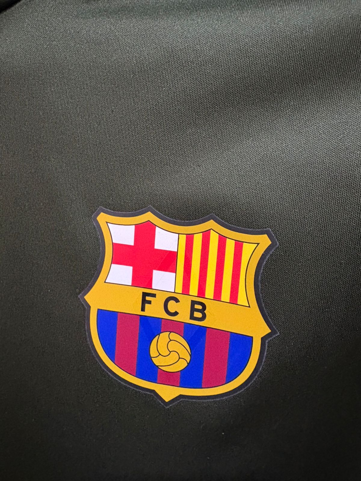 SUDADERA BARCELONA ROMPEVIENTOS STORM FIT