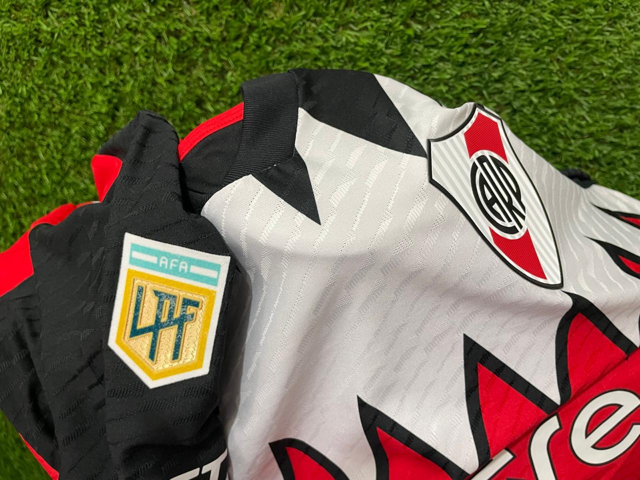 JERSEY RIVER PLATE VISITA 2024 VERSION JUEGO #30 MASTANTUONO