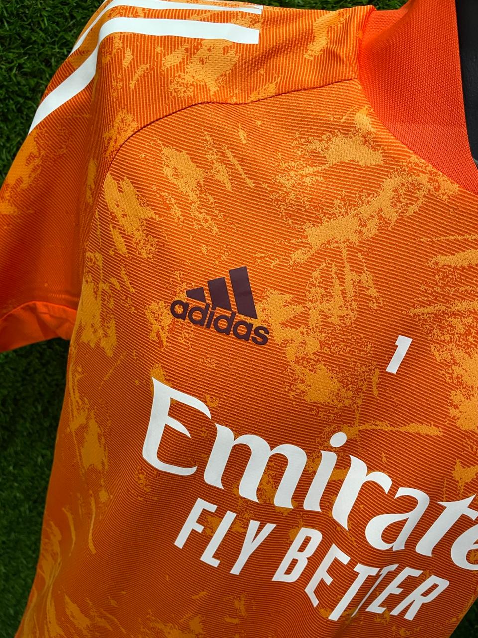 JERSEY ENTRENAMIENTO REAL MADRID #1 COURTOIS