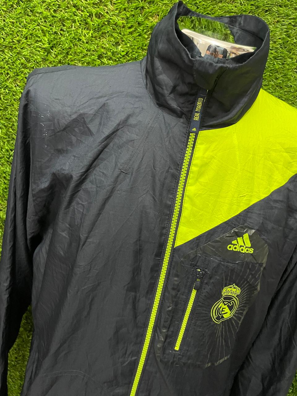 ROMPEVIENTO REAL MADRID 2010