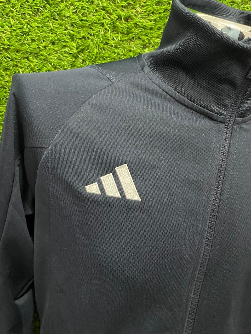SUDADERA REAL MADRID 2023 CIERRE COMPLETO