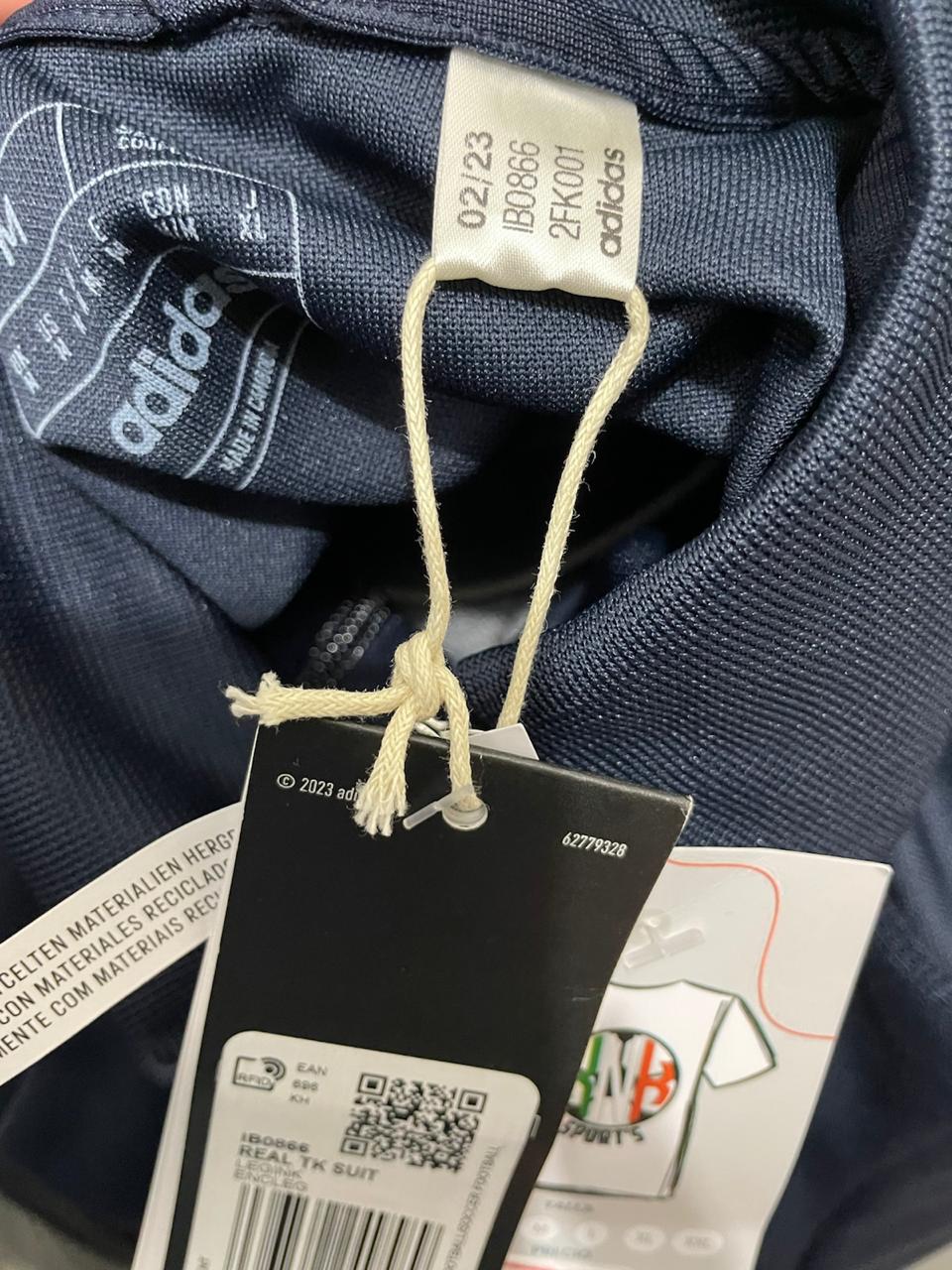 SUDADERA REAL MADRID 2023 CIERRE COMPLETO