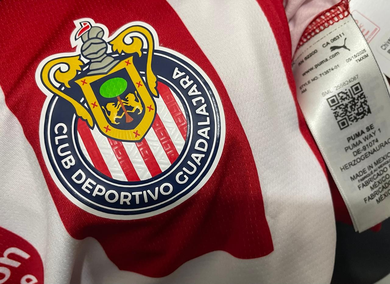 JERSEY CHIVAS LOCAL 2025 VERSION FAN