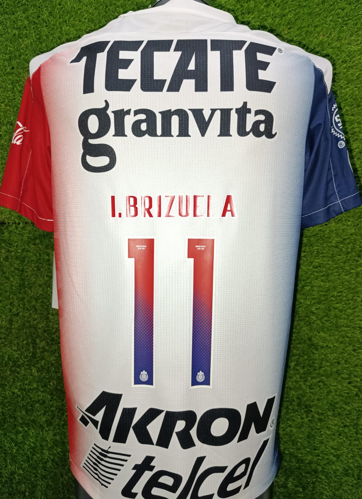 JERSEY VISITA CHIVAS DE GUADALAJARA 20/21 #11 BRIZUELA