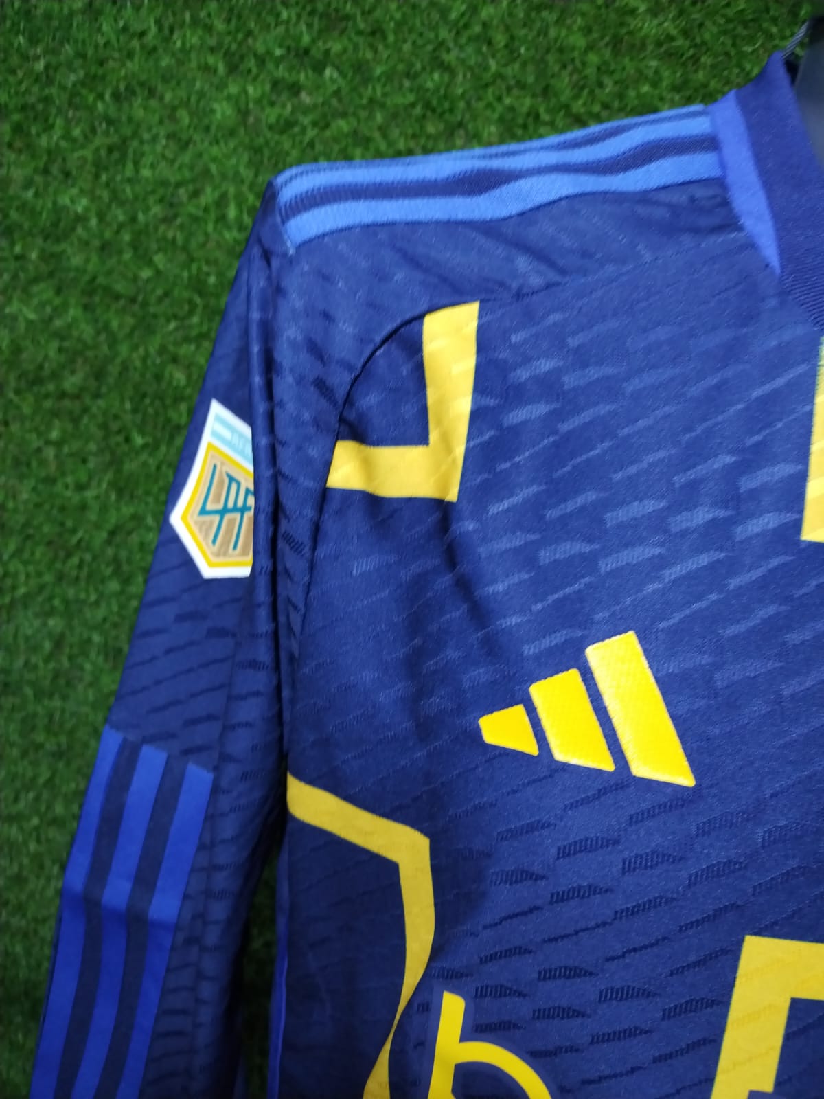 JERSEY BOCA JUNIORS ALTERNATIVA AUTHENTIC HEAT RDY MANGA LARGA #10 CAVANI