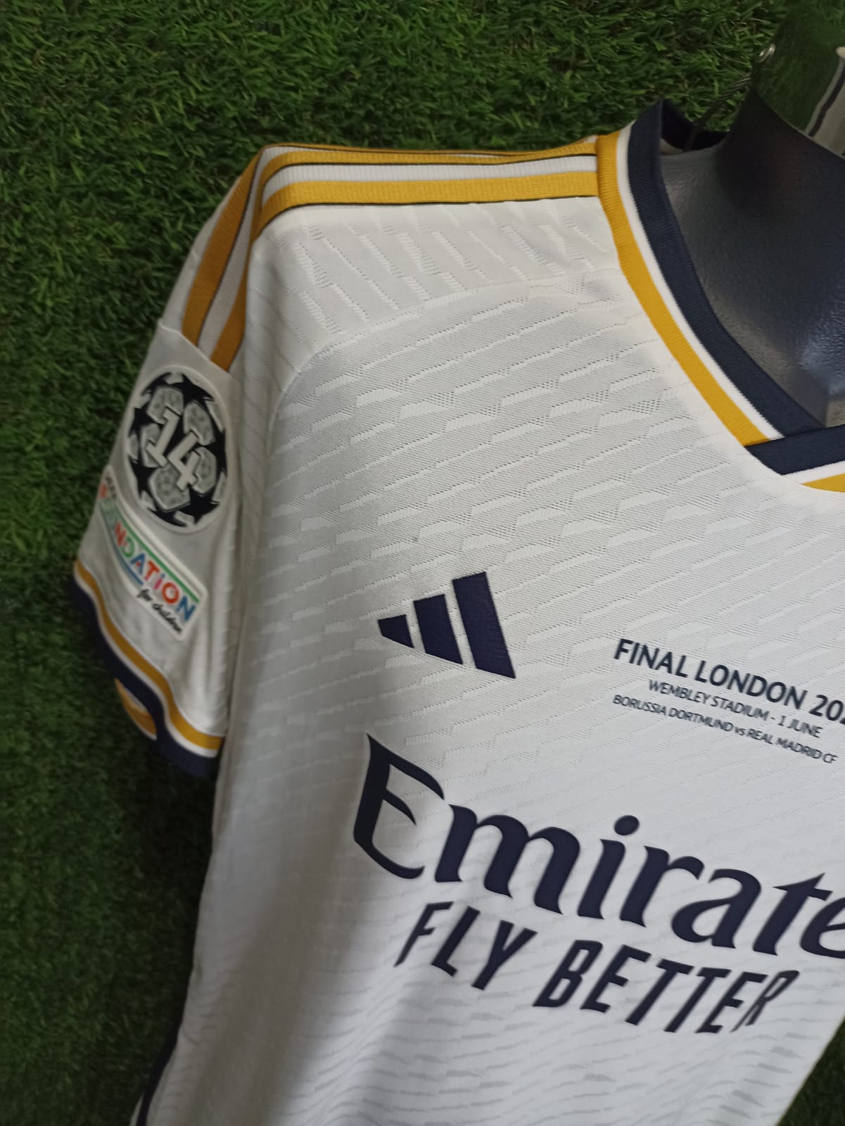 JERSEY REAL MADRID #10 MODRIC FINAL CHAMPIONS