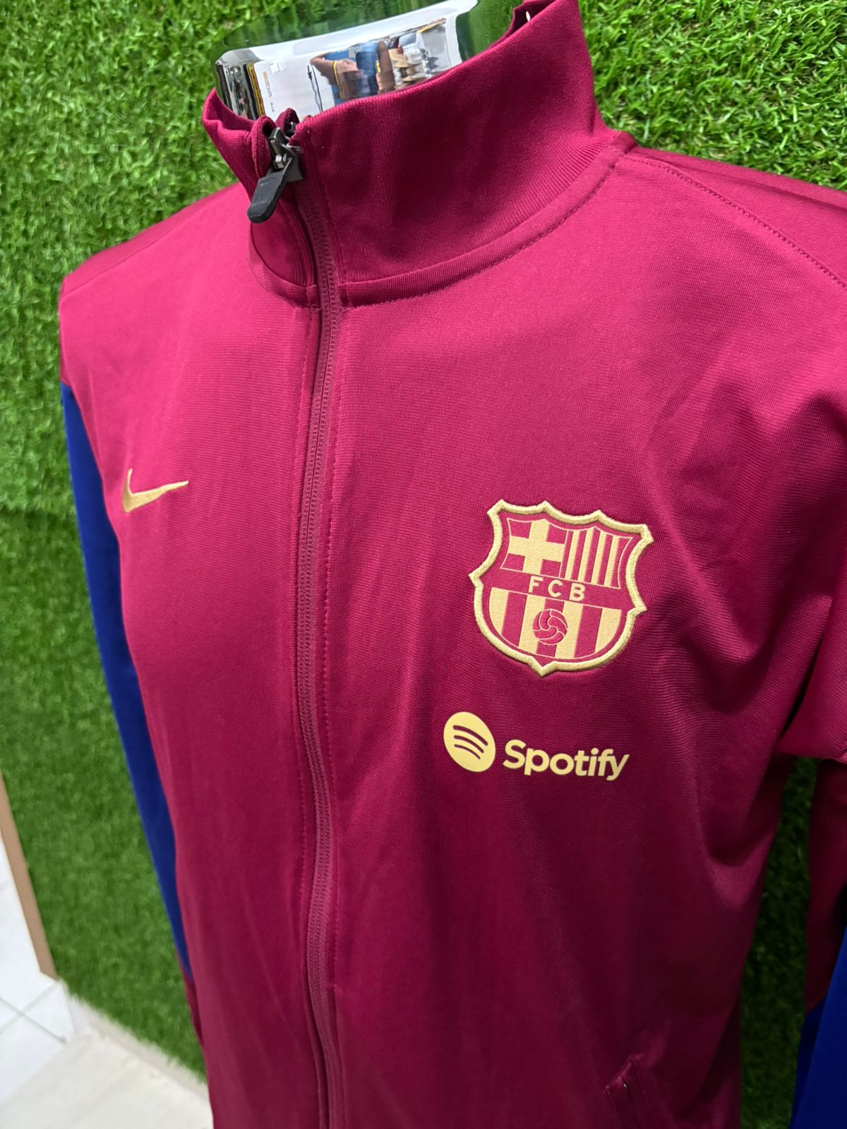 SUDADERA BARCELONA PRESENTACION