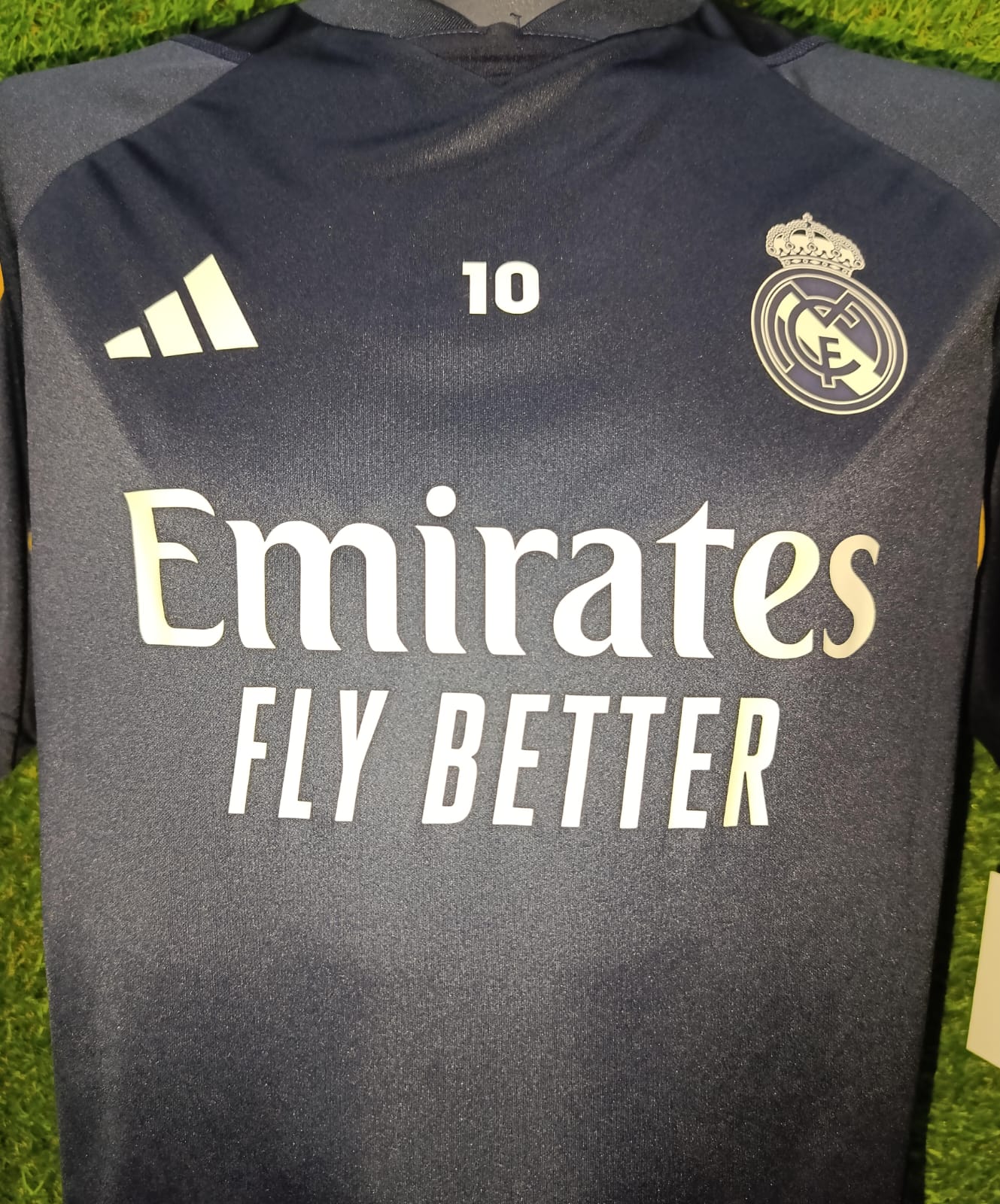 JERSEY ENTRENAMIENTO REAL MADRID #10 MODRIC