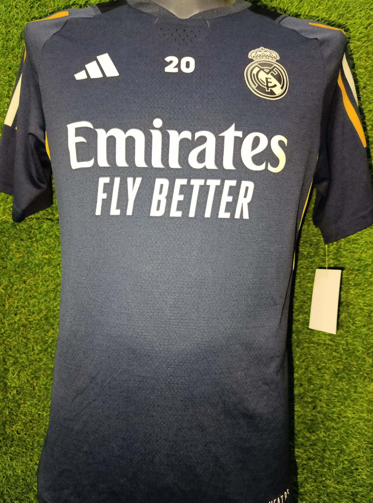 JERSEY ENTRENAMIENTO REAL MADRID PROFESIONAL