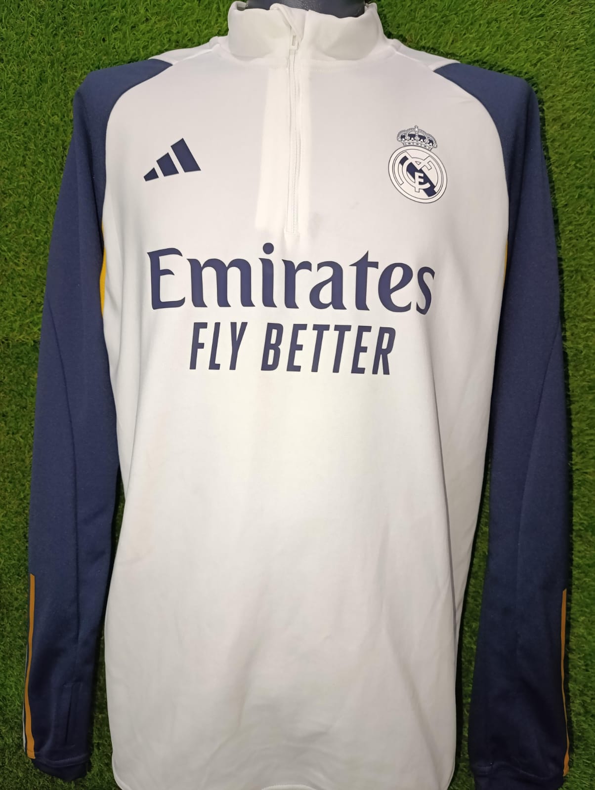 SUDADERA REAL MADRID MEDIO CIERRE 2023