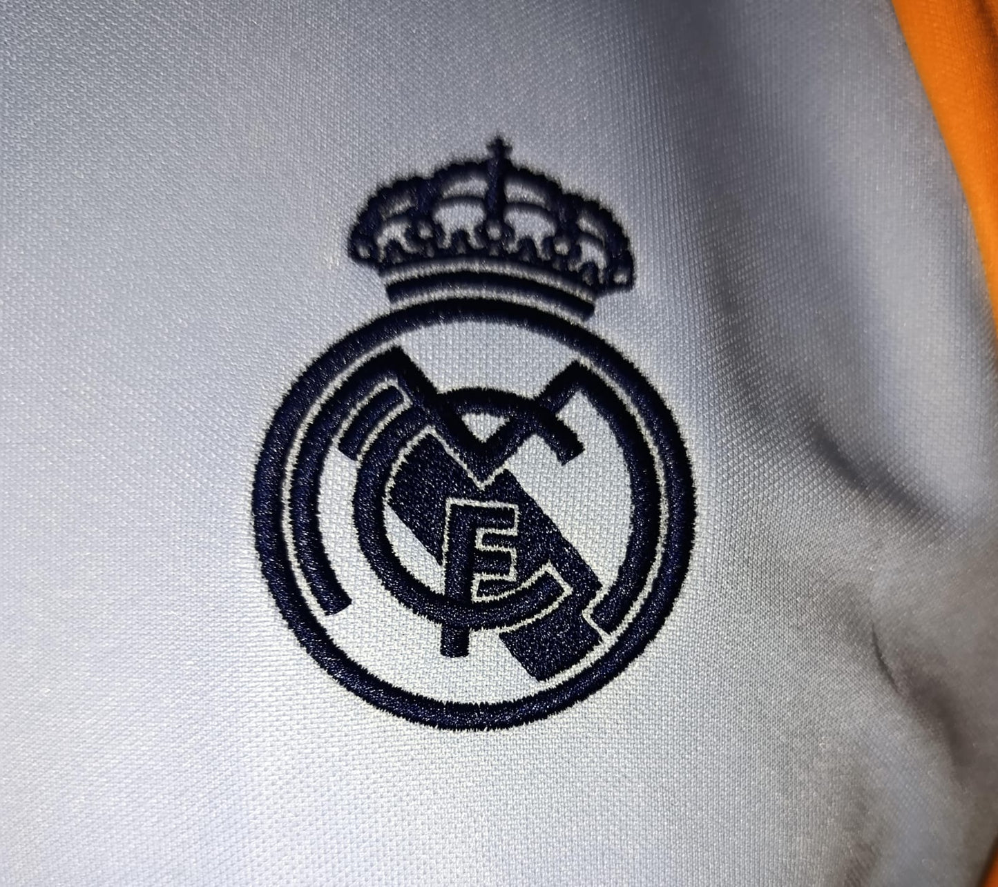 SUDADERA REAL MADRID CIERRE COMPLETO 2025