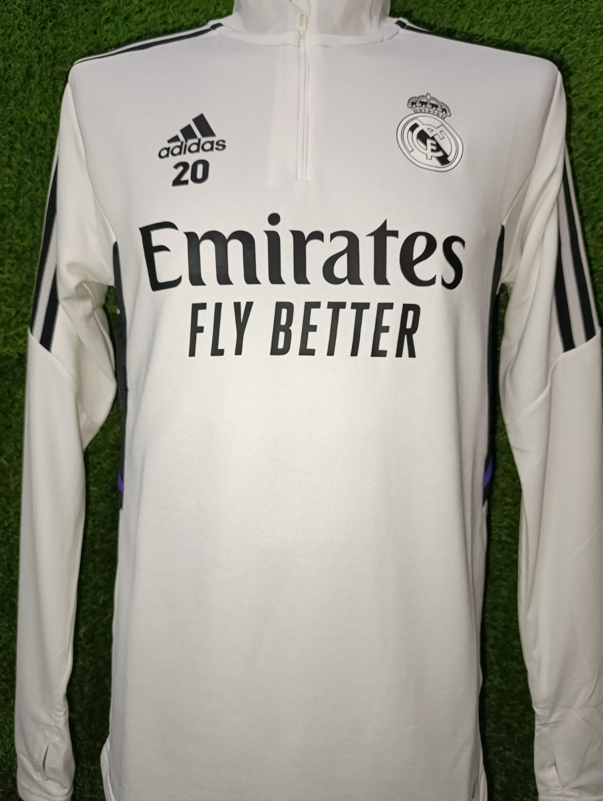 SUDADERA REAL MADRID MEDIO CIERRE 2022 #20 VINICIUS