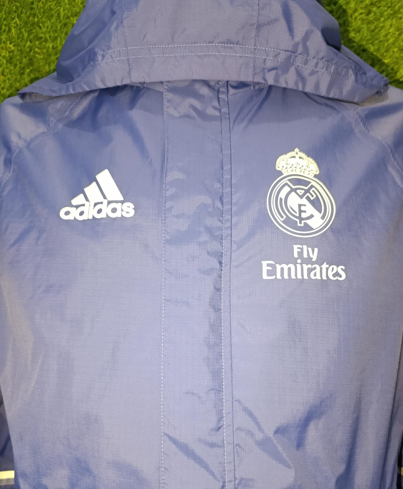 ROMPEVIENTO AZUL REAL MADRID