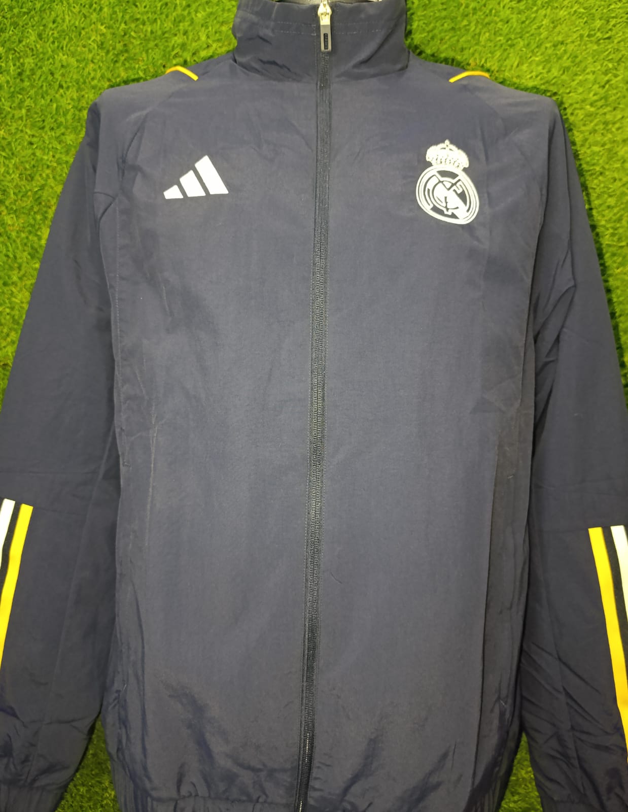 ROMPEVIENTOS REAL MADRID AZUL MARINO
