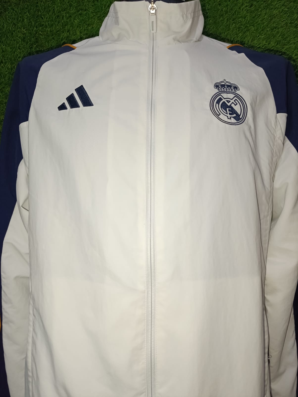 ROMPEVIENTOS REAL MADRID 2023