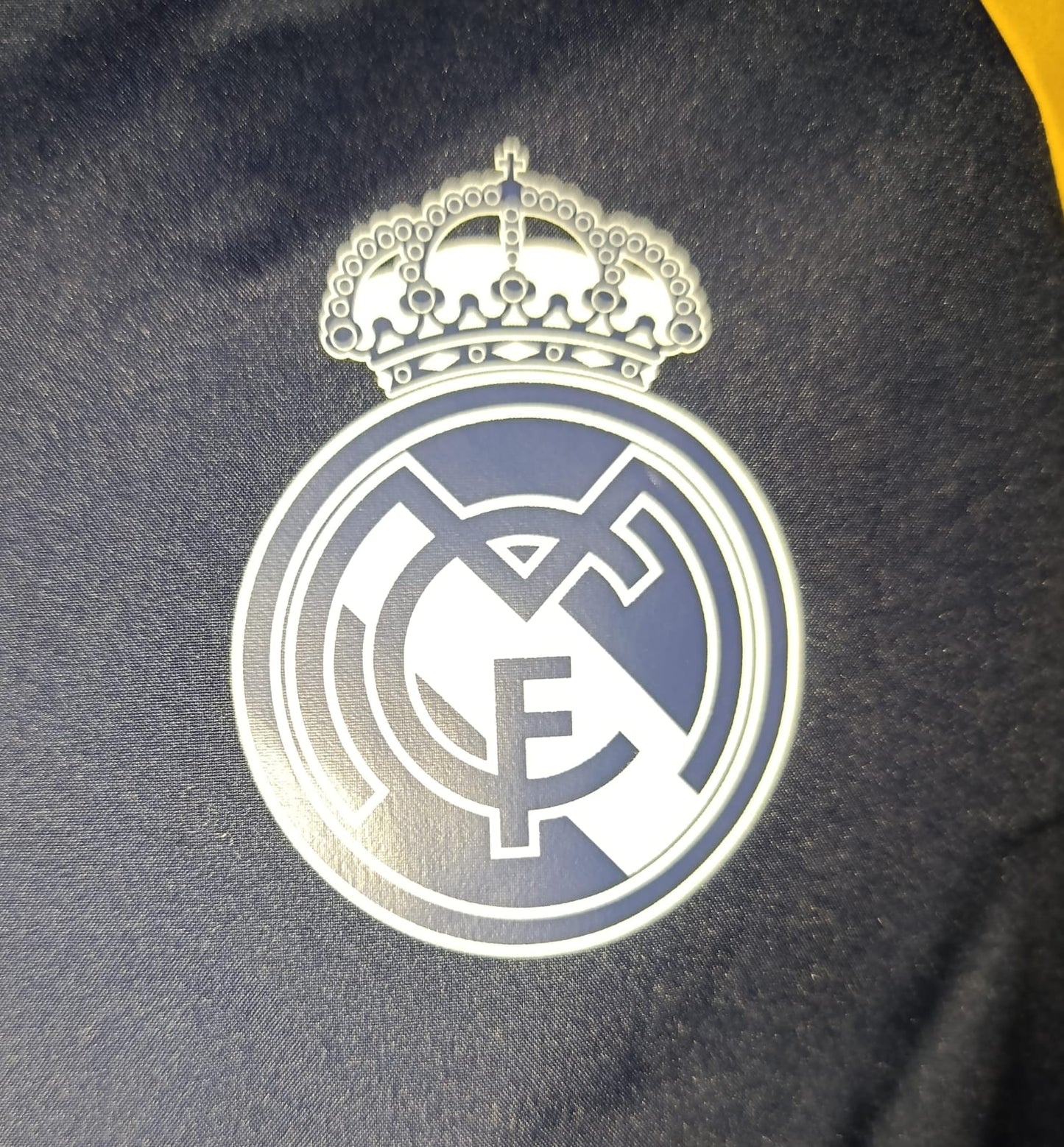 ROMPEVIENTOS REAL MADRID AZUL MARINO 2023