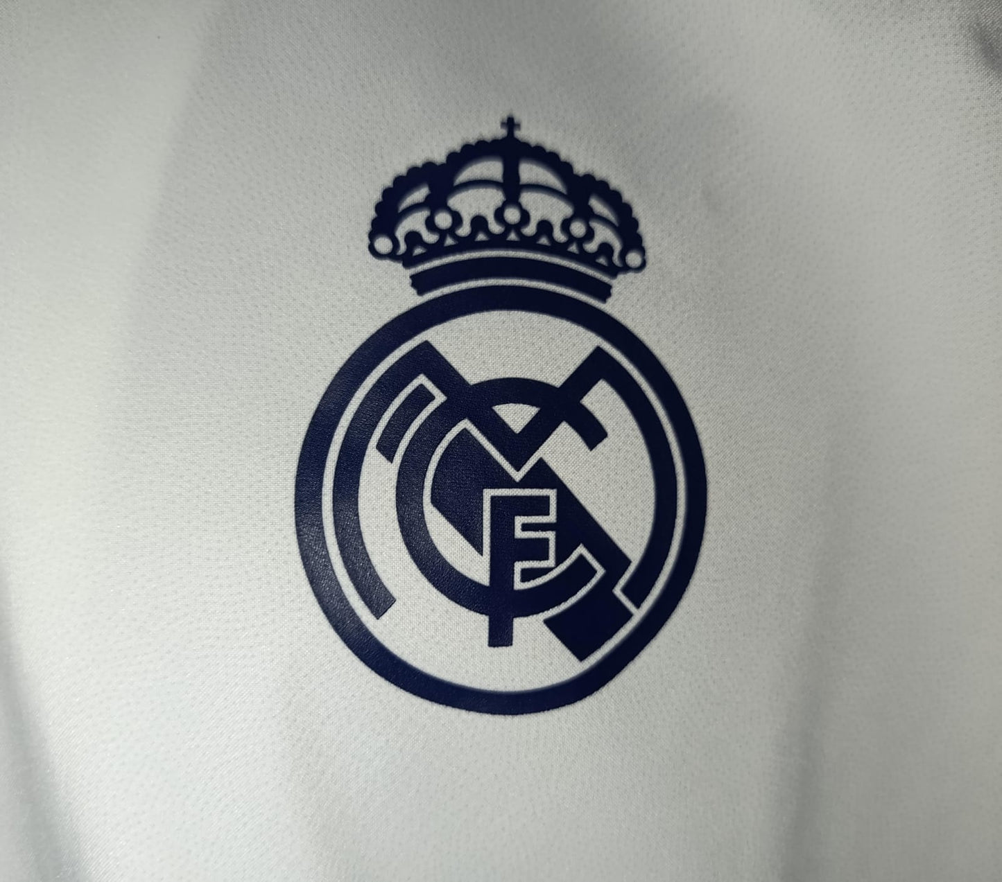 ROMPEVIENTOS REAL MADRID BLANCO 2025