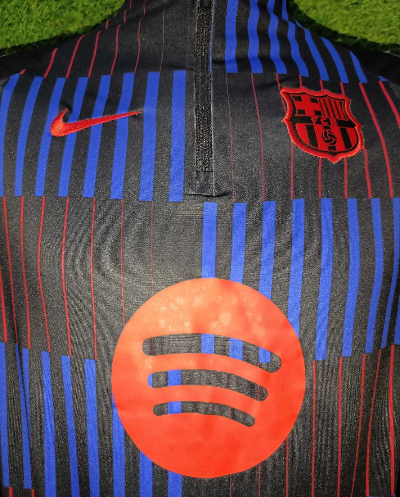 SUDADERA BARCELONA PRE MATCH NEGRA