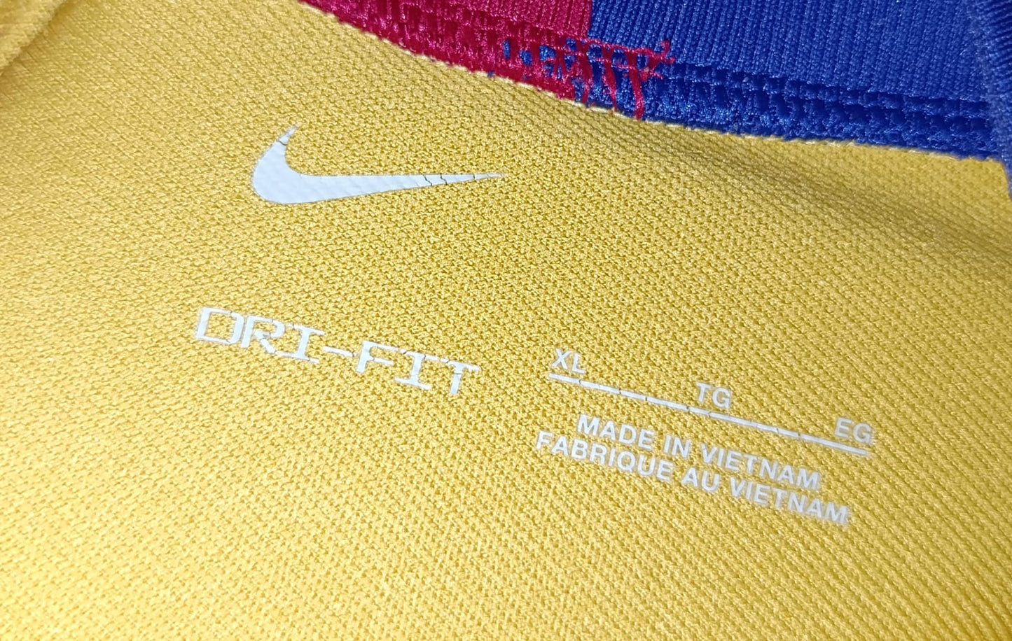SUDADERA BARCELONA ENTRENAMIENTO DORADA ISOTIPO REDONDO