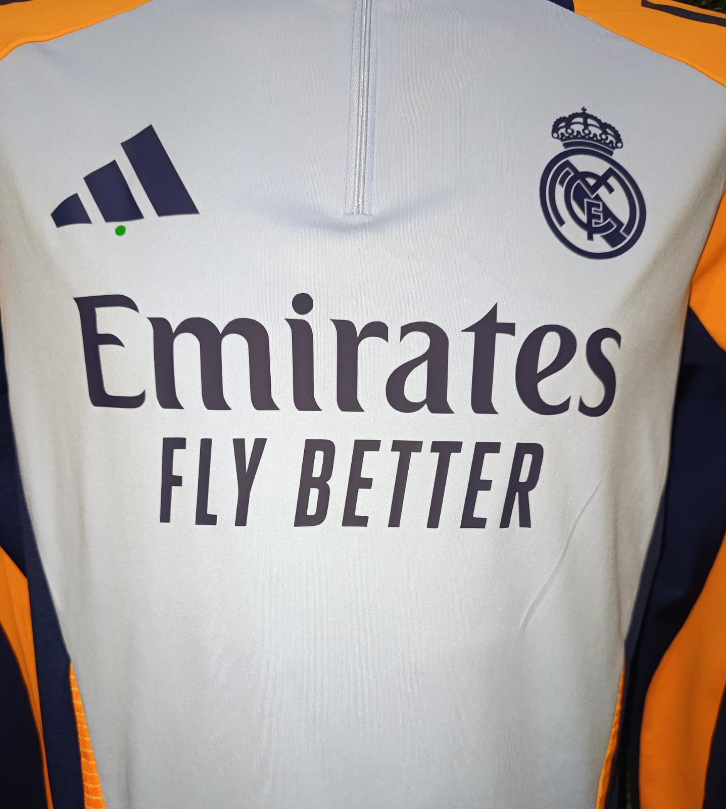 SUDADERA REAL MADRID ENTRENAMIENTO MEDIO CIERRE AZUL *DETALLE EN MANGA