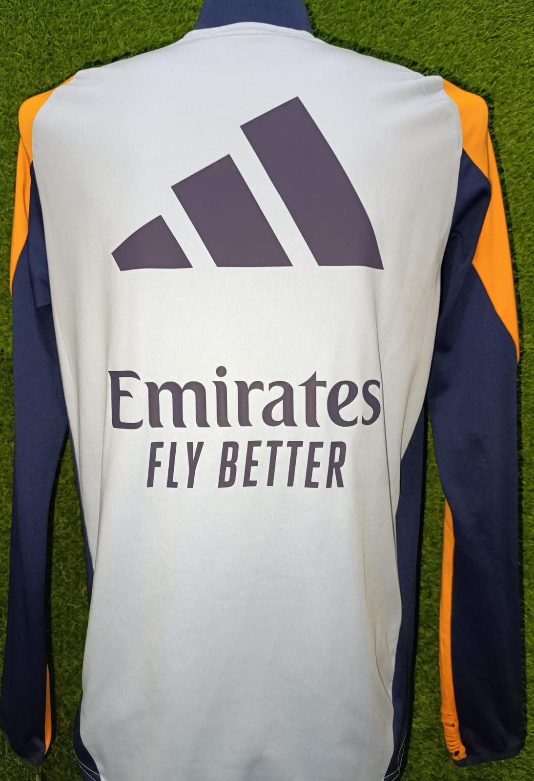 SUDADERA REAL MADRID ENTRENAMIENTO MEDIO CIERRE AZUL *DETALLE EN MANGA