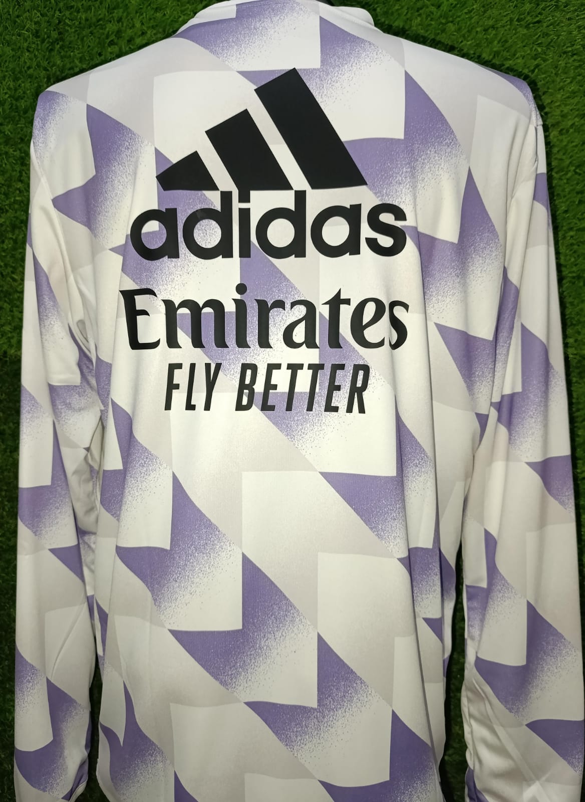 SUETER REAL MADRID PREMATCH #9 BENZEMA